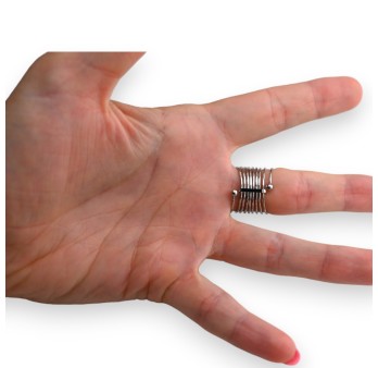 Bague acier argentée ressort strass