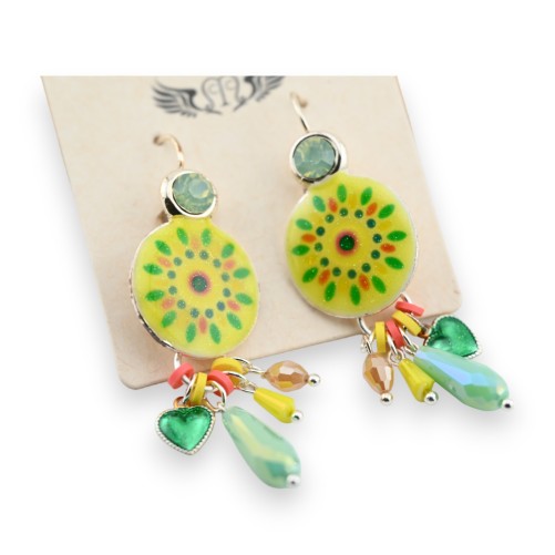 Boucle d'oreille pendante vert anis
