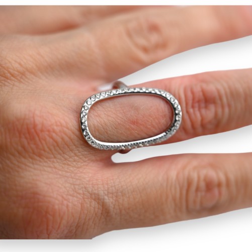 Bague acier argenté ovale strass