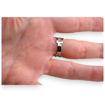 Bague acier argenté forme géométrique ovale