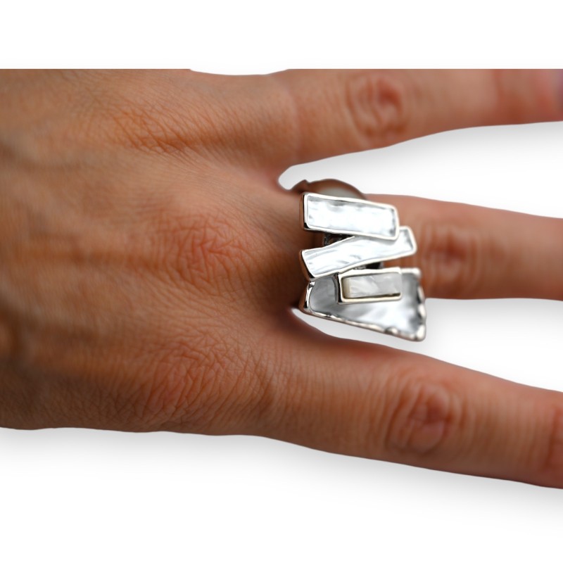Bague fantaisie design nacre blanc