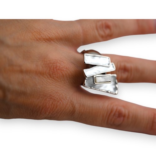 Bague fantaisie design nacre blanc