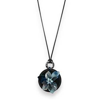 Collier fantaisie long fleurs relief nuance bleue