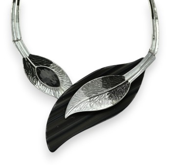 Collier fantaisie argenté feuilles grises et noires