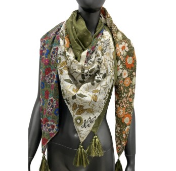 Foulard 4 faces imprimé nuance kaki tête de mort