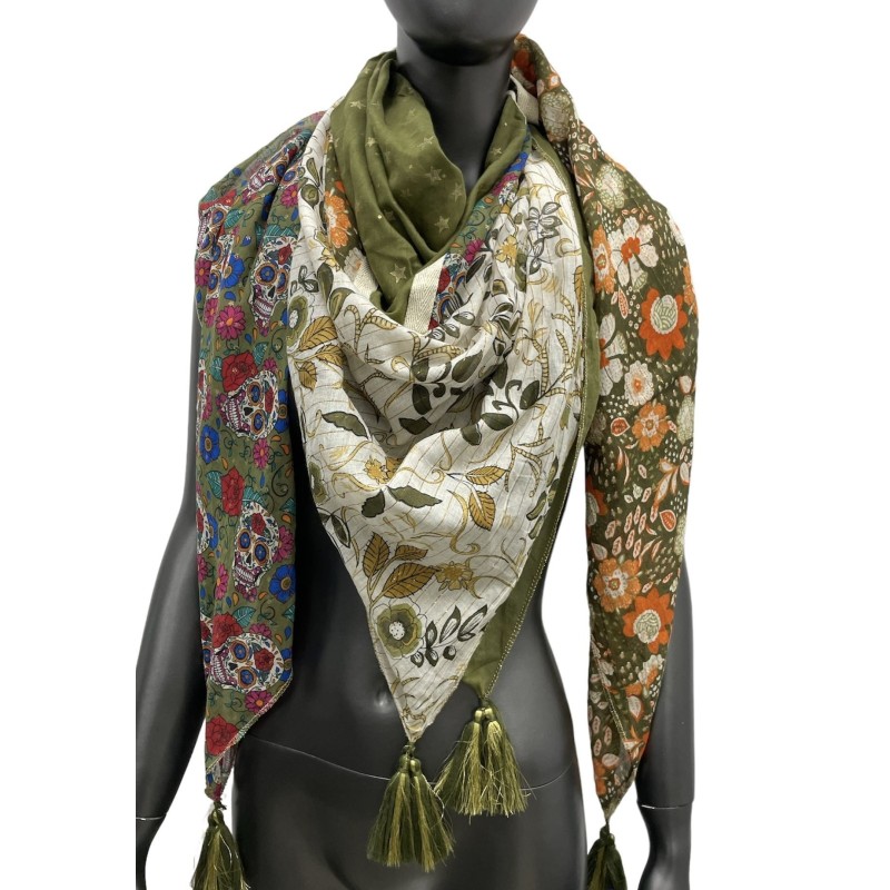 Foulard 4 faces imprimé nuance kaki tête de mort