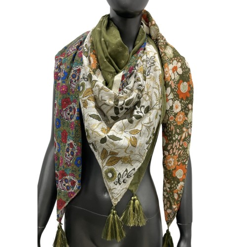 Foulard 4 faces imprimé nuance kaki tête de mort