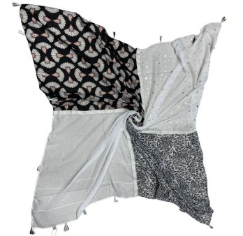 Foulard carré patchwork imprimé feuillage et queue de paon