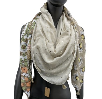 Foulard carré patchwork imprimé fleurs et queue de paon beige