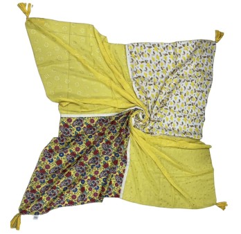 Foulard carré patchwork imprimé fleurs et tête de morts jaune vif