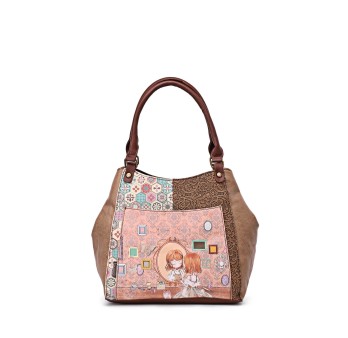 Sac sweety candy dans sa chambre