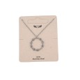 Collier acier argenté couronne de fleurs et de petites perles grises