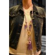 Collier sautoir fantaisie lilas médaillon doré et breloques