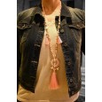Collier sautoir fantaisie rose médaillon rond pompon
