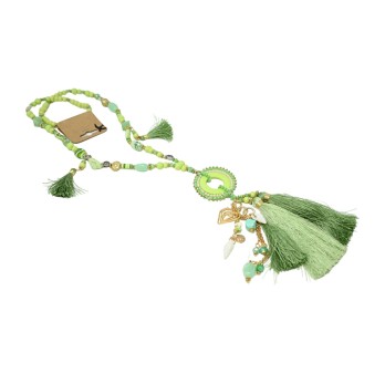 Collier sautoir fantaisie nuances vert médaillon rond pompons et breloques