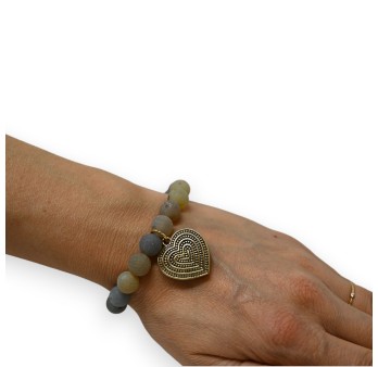 Bracelet pierres nuances de beige et de gris breloque médaillon coeur doré