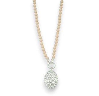 Collier fantaisie perles nude médaillon argenté brossé
