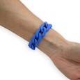 Bracelet bleu roi grosse chaine résine médaillon doré
