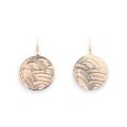Boucle d'oreille ronde dorée légère dentelle métal