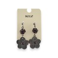 Boucles d'oreilles métal argenté fleur nacrée marque Ikita