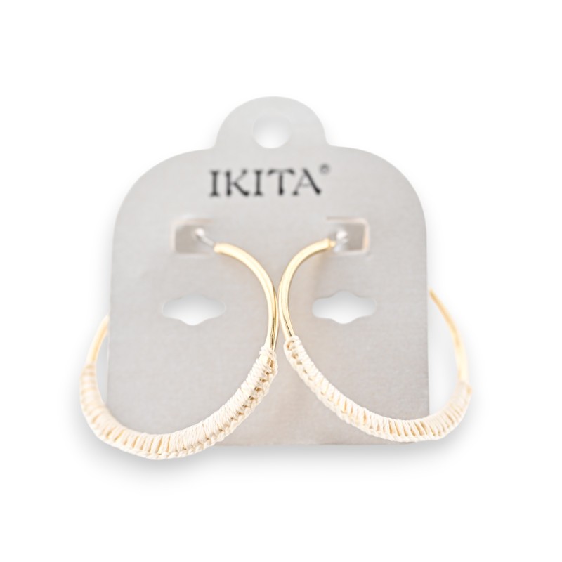 Boucles d'oreilles créoles métal doré détails tissu écru marque Ikita