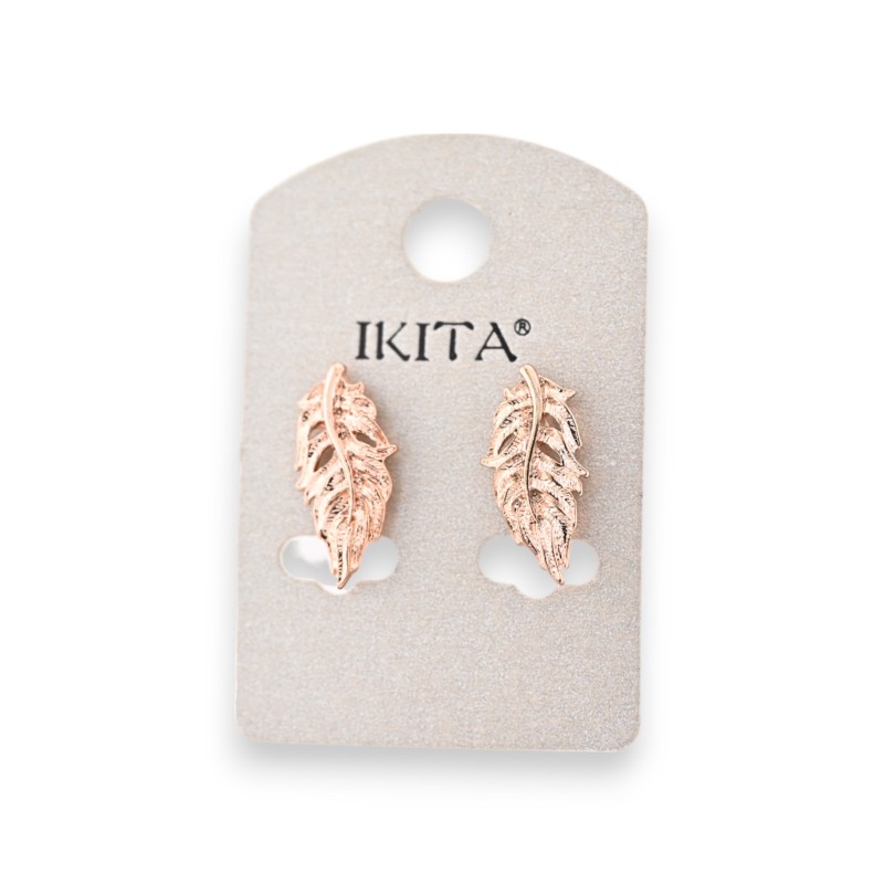 Boucles d'oreilles plumes cuivrées rosé de chez Ikita