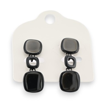 Boucles d'oreilles cubes noir et gris de chez Ikita