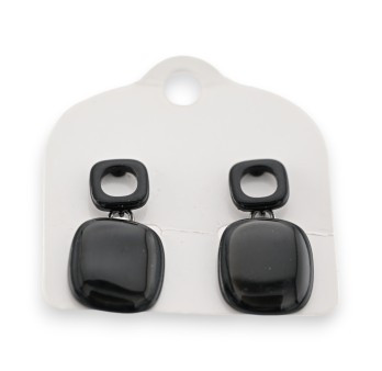 Boucles d'oreilles cubes pendants noires de chez Ikita