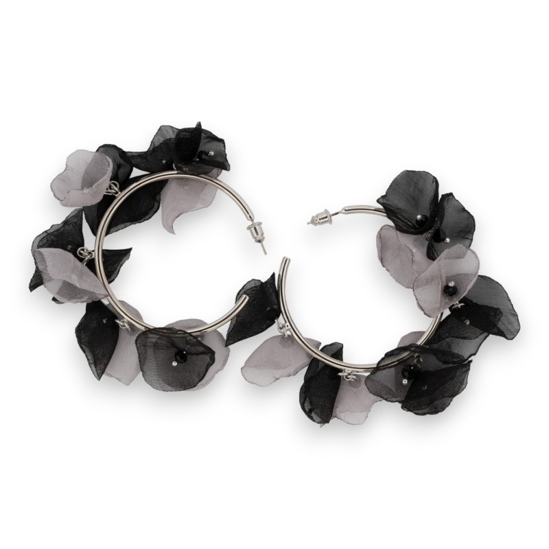 Boucles d'oreilles créoles fleurs tissus noires et gris