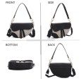 Sac à main bandoulière noir et beige motif monogramme