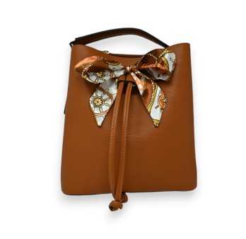 Sac à main rigide Camel de chez Gallantry avec nœud foulard chic