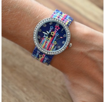 Montre Ernest fond bleu étoiles multicolores