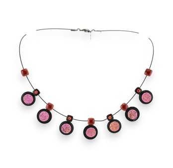 Collier fantaisie pendentifs design reliefs rosé de chez Ikita