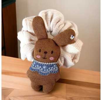 Chouchou enfant doux avec lapin en peluche