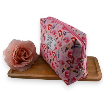 Trousse de toilette bouche et rouge à lèvres